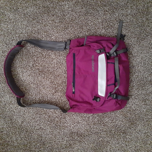 Patagonia Handbags - Patagonia Half Mass Messenger Bag